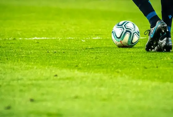 Match de foot à la télévision
